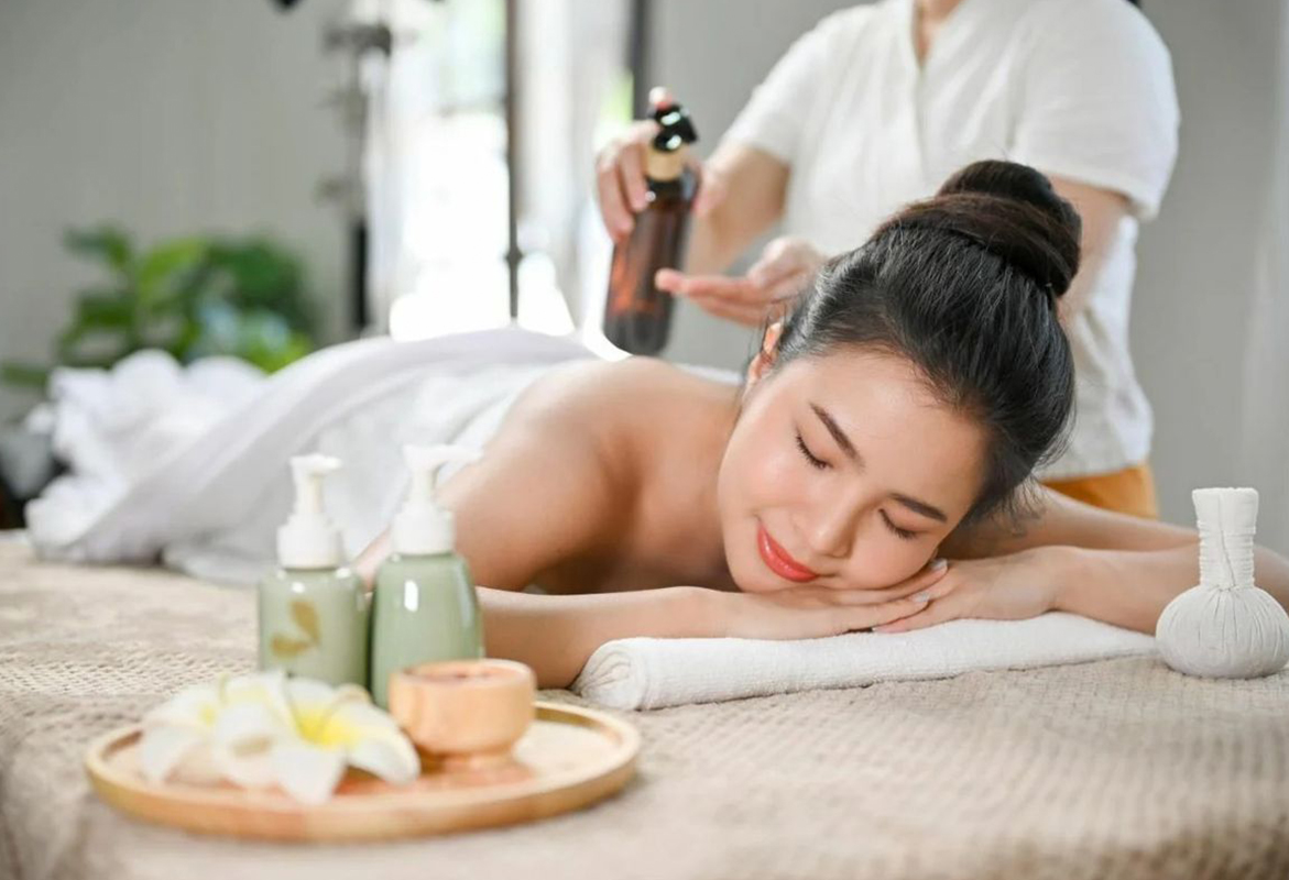 Therapeutic massage at home by Nisha Beauty Salon Kuwait